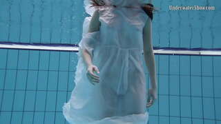 Povandeninio pasaulio nuogas babes