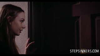 ���ੌਜਵਾਨ ਵੇਸ਼ਵਾ ਦੀ ਧੀ ਨੂੰ ਹੁਣੇ ਹੀ ਚਾਹੁੰਦਾ ਸੀ, ਇੱਕ ਵੱਡੀ ਲੂੰਡ