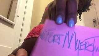 Të Pakta Të Trasha Babe Tregon Se Ajo Mund Të Duartrokas E Saj Pre Shumë!