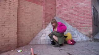 Nina gets Madrid hot with her phone bustings!